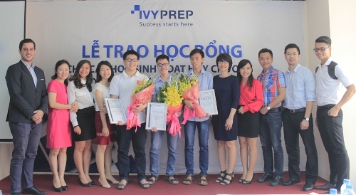 2 năm liên tiếp giành huy chương vàng Olympic toán quốc tế ảnh 1